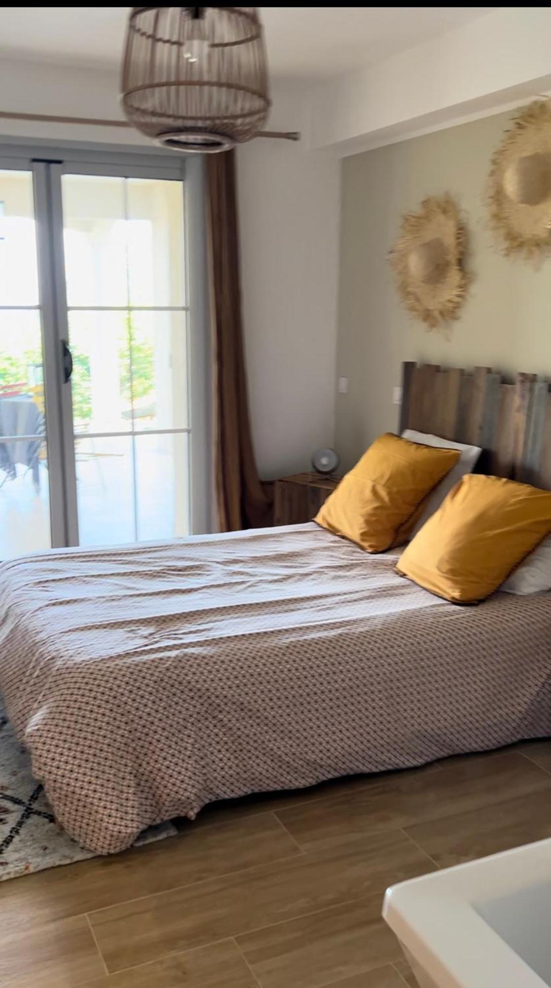 Chambre De Charme Andria Jacuzzi ปาทริโมนิโอ ภายนอก รูปภาพ